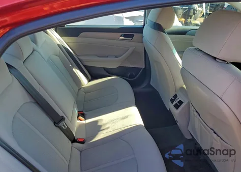 2019 Hyundai Sonata Limited z USA, uszkodzony, nr VIN 5NPE34AF1KH783553